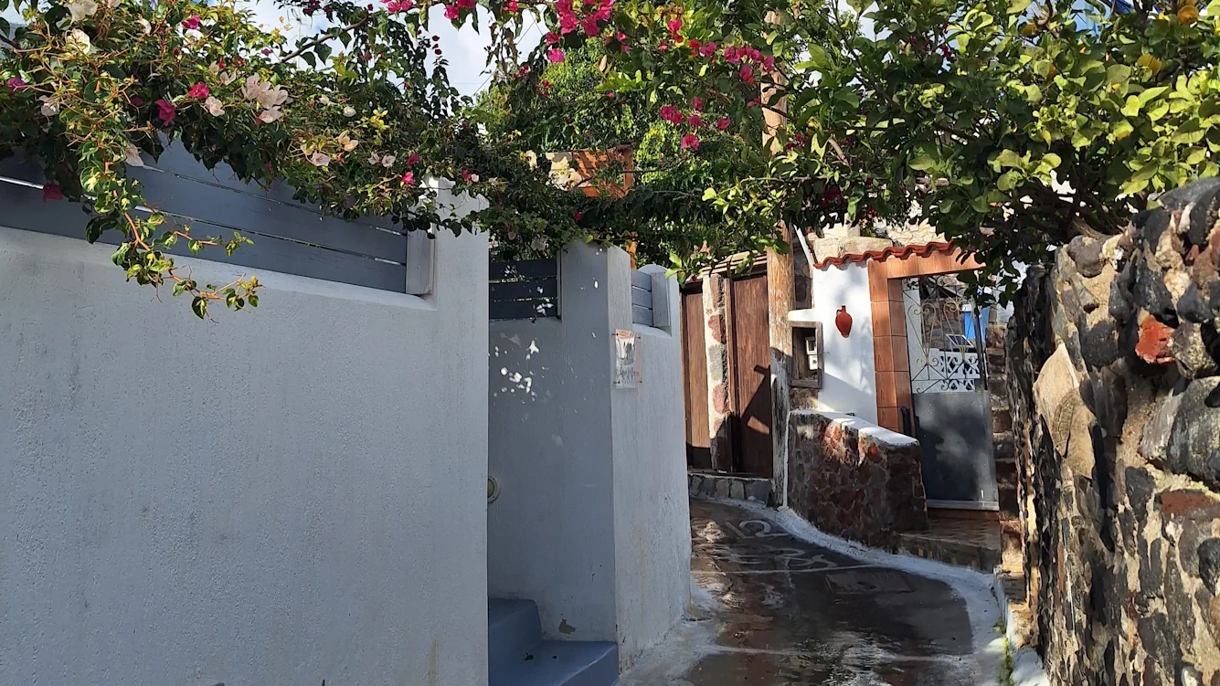 Private Santorini Tours by Experienced Local Host, focused on calm, slower pacing and crowd awareness.