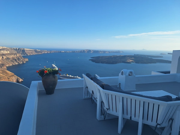 Santorini Cruise Day versus Stayover Santorini